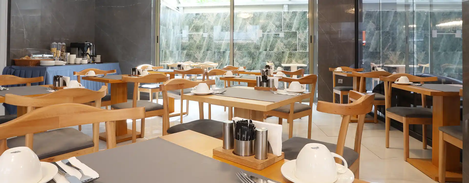Riva Hotel Alsancak kahvaltı salonu